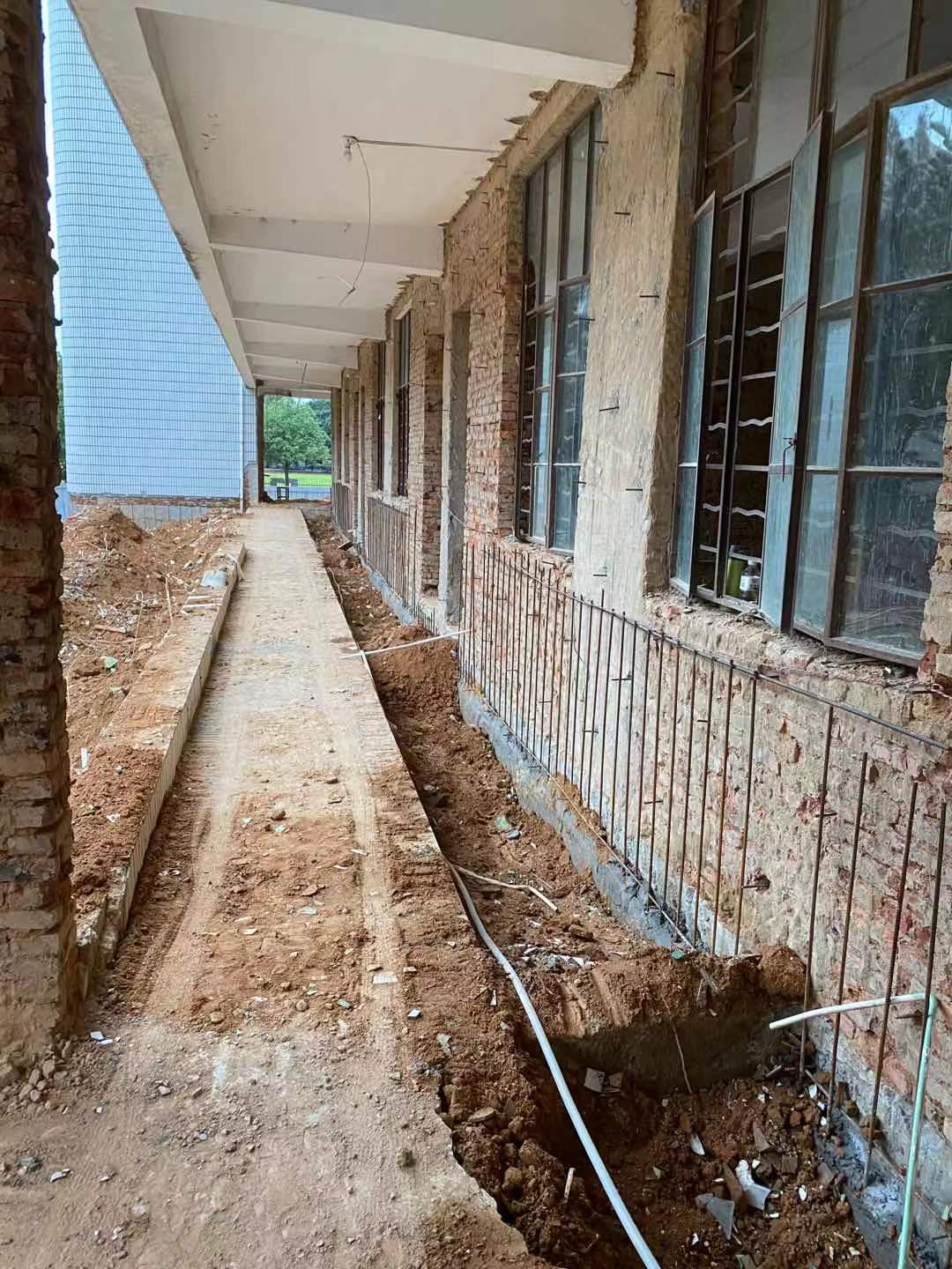 水泥路面起皮怎么办？？？？？？可以一次性治理到位吗？？？？？？